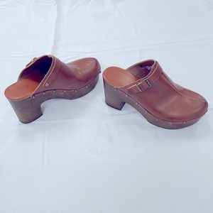 Brand True Craft Size 8.5 Brown leather clogs with metal studs